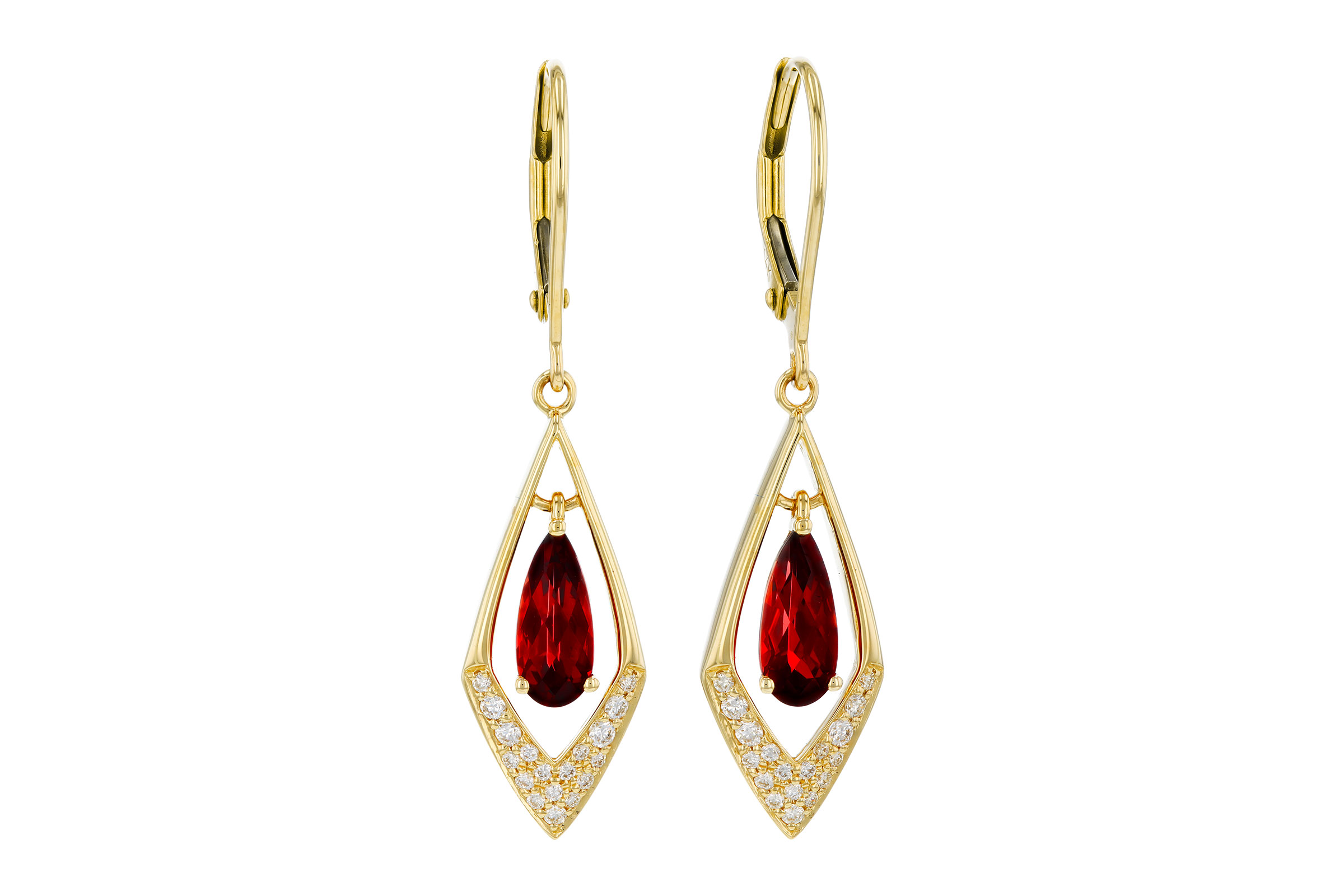 B312-02389: EARR 1.13 TW GARNET 1.28 TGW