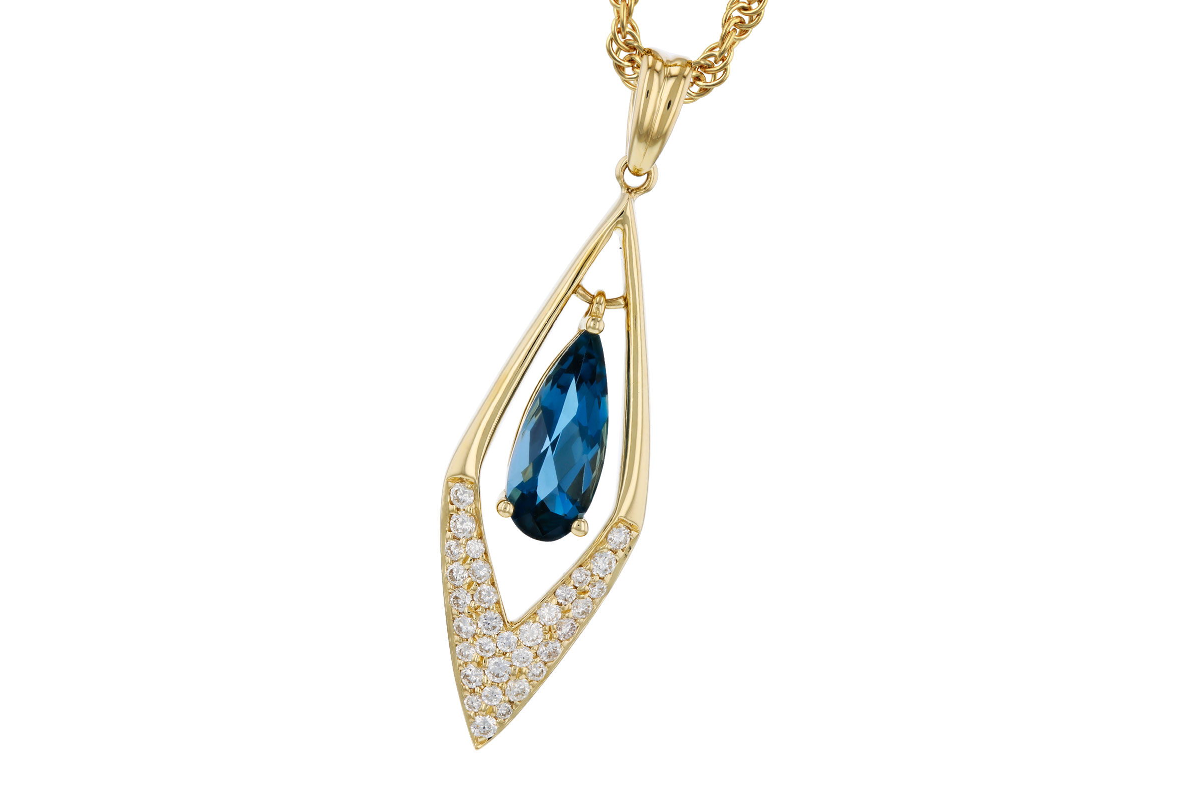 D312-02398: NECK .85 LONDON BLUE TOPAZ 1.02 TGW (10x4MM LBT)