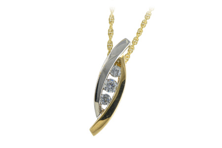E223-90598: NECKLACE .13 BR .26 TW
