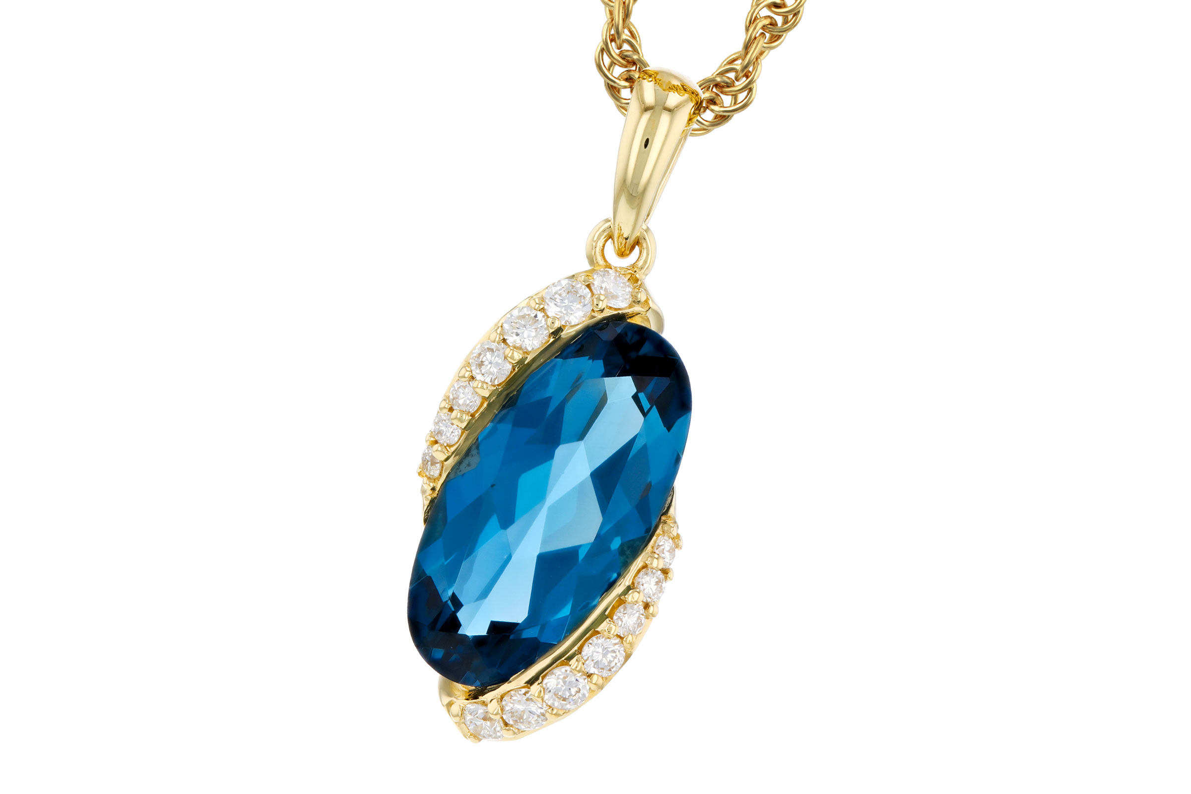 H312-03307: NECK 2.25 LONDON BLUE TOPAZ 2.37 TGW (12x6MM LBT)